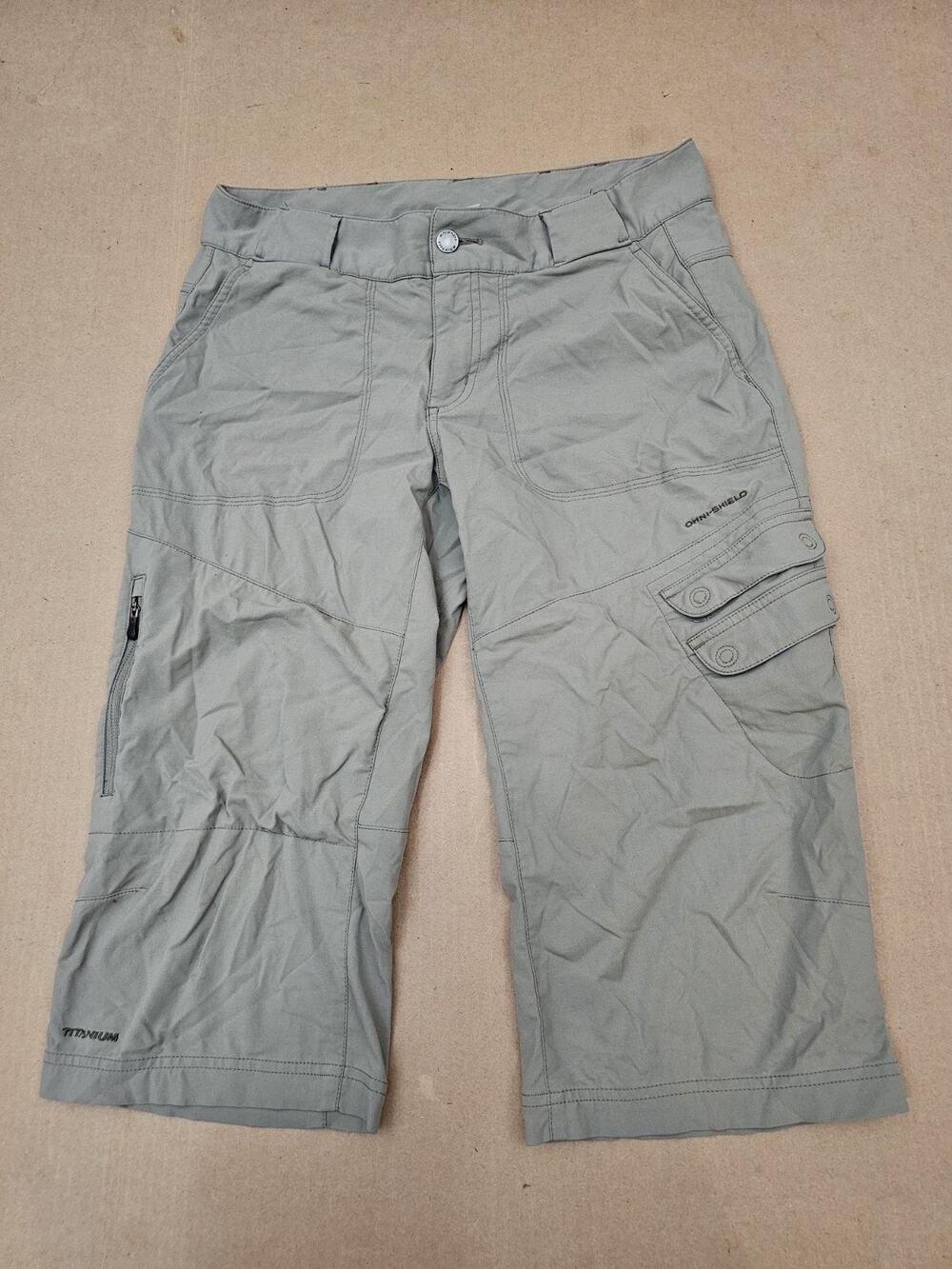 Columbia Titanium Womens Pants Cargo Beige Size 8 Capri Roll Tab Nylon